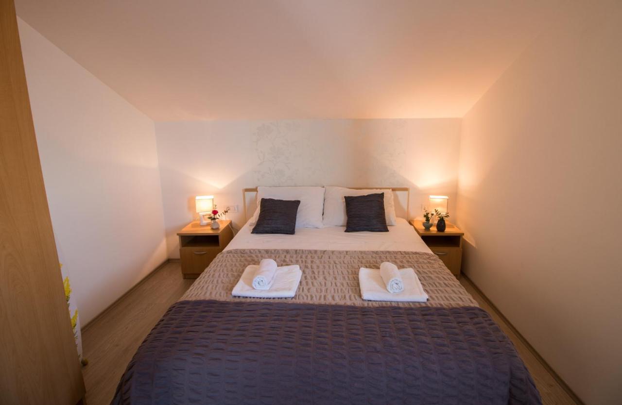 Apartments Villa Carica B&B มีมิตเซ ภายนอก รูปภาพ