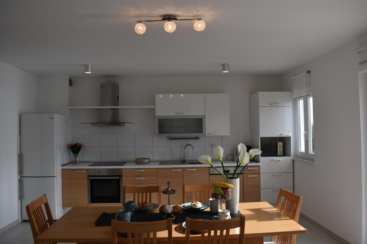 Apartments Villa Carica B&B มีมิตเซ ภายนอก รูปภาพ