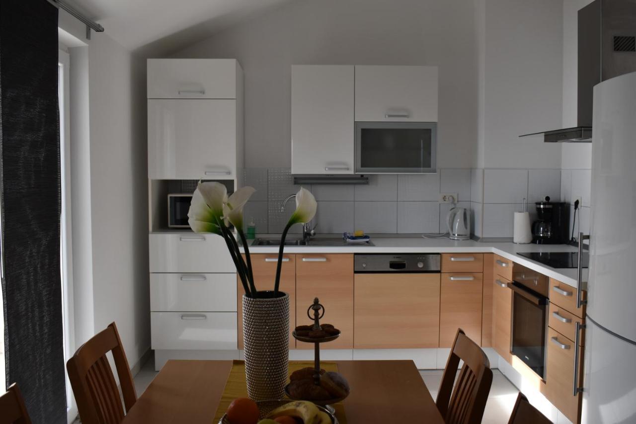 Apartments Villa Carica B&B มีมิตเซ ภายนอก รูปภาพ