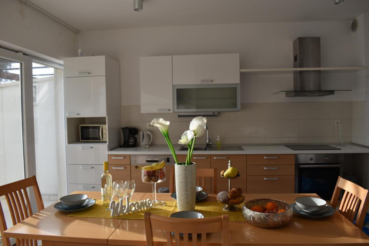 Apartments Villa Carica B&B มีมิตเซ ภายนอก รูปภาพ